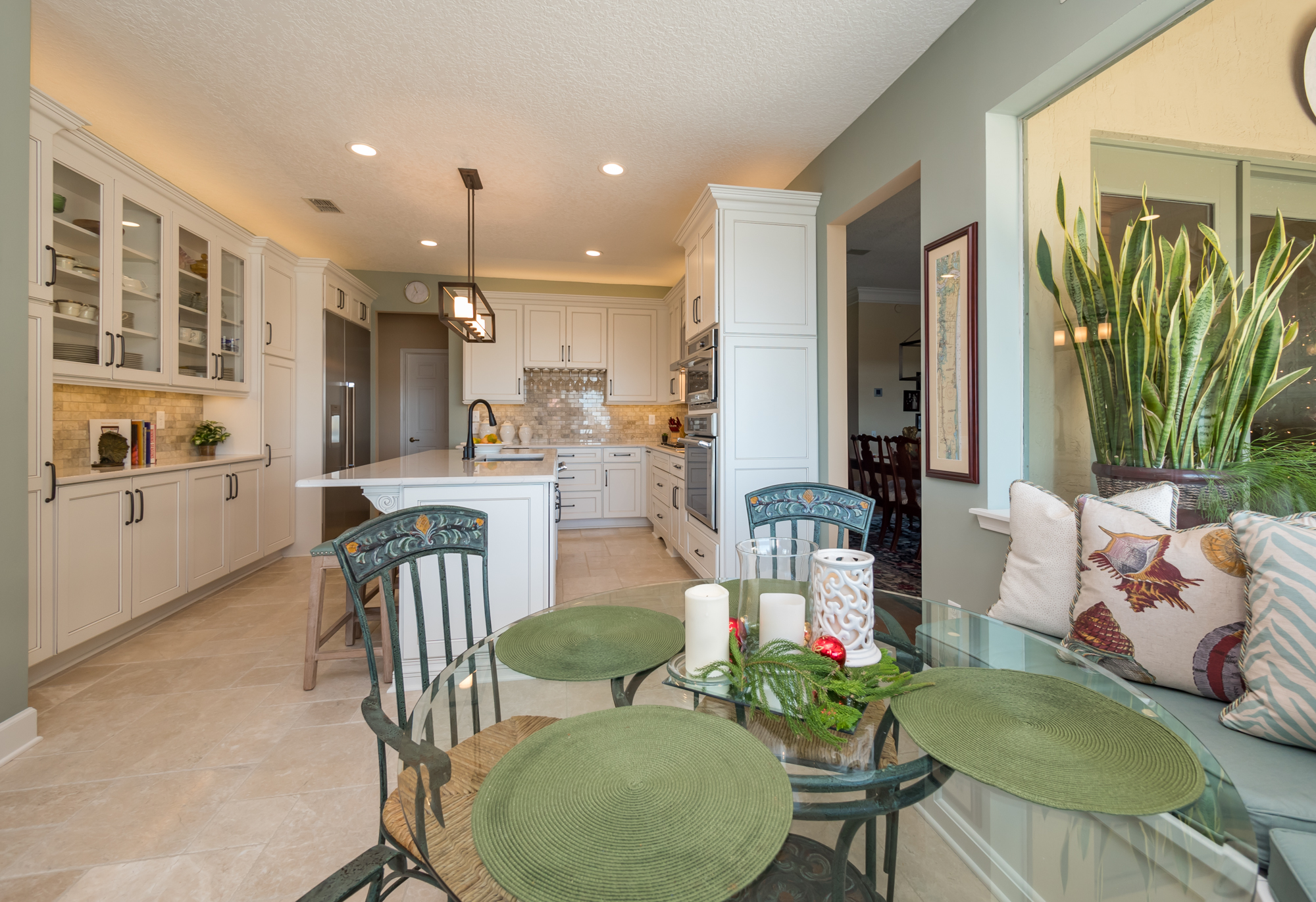 DreamDesign 32 delivered by Starr Custom Homes, a custom home builder in Jacksonville FL.